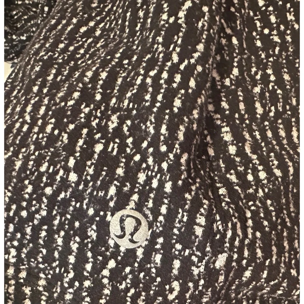 Lululemon Swiftly Tech Long Sleeve Crew Speckled Black White Size‎ 4 LW3CTLS